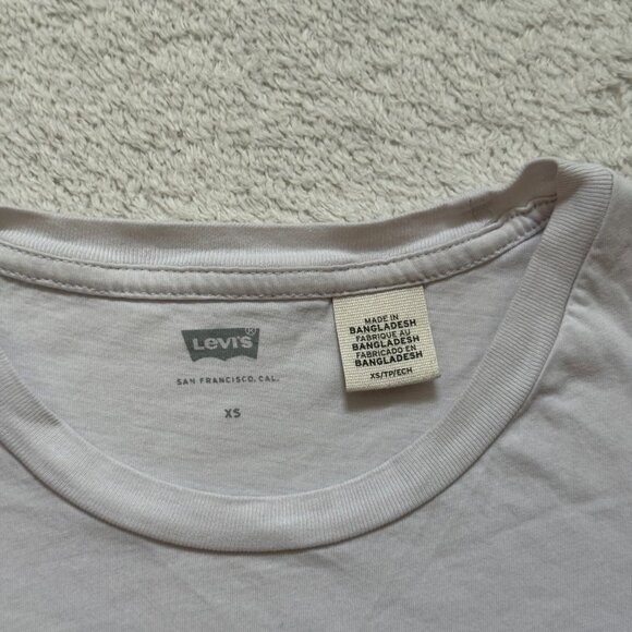 Levi's White Graphic Tee - Picture 2 of 2